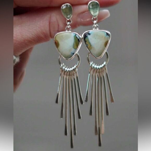 Elegant Silver Dangle Earrings M549 - Picture 2 of 3
